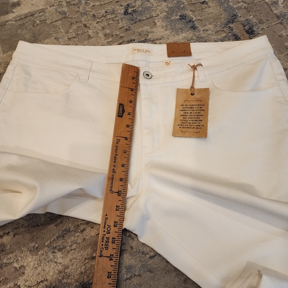NWT Coldwater Creek Embroidered White Ankle Stretch Denim Jeans Size 20 - Picture 3 of 16